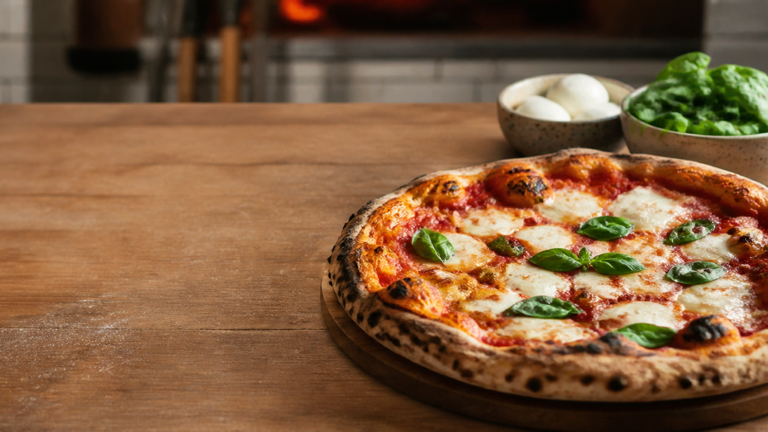 Pizza facile au jambon espagnol et roquette