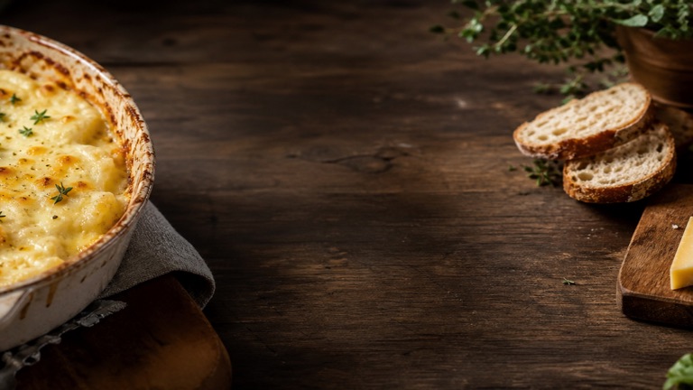 Poires feuilletées au roquefort et aux noisettes
